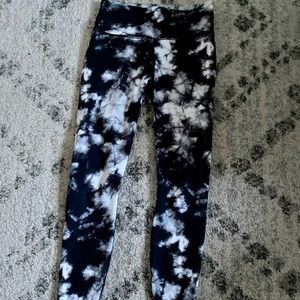 Fabletics 7/8 High Waisted Tie-Dye Leggings Size S